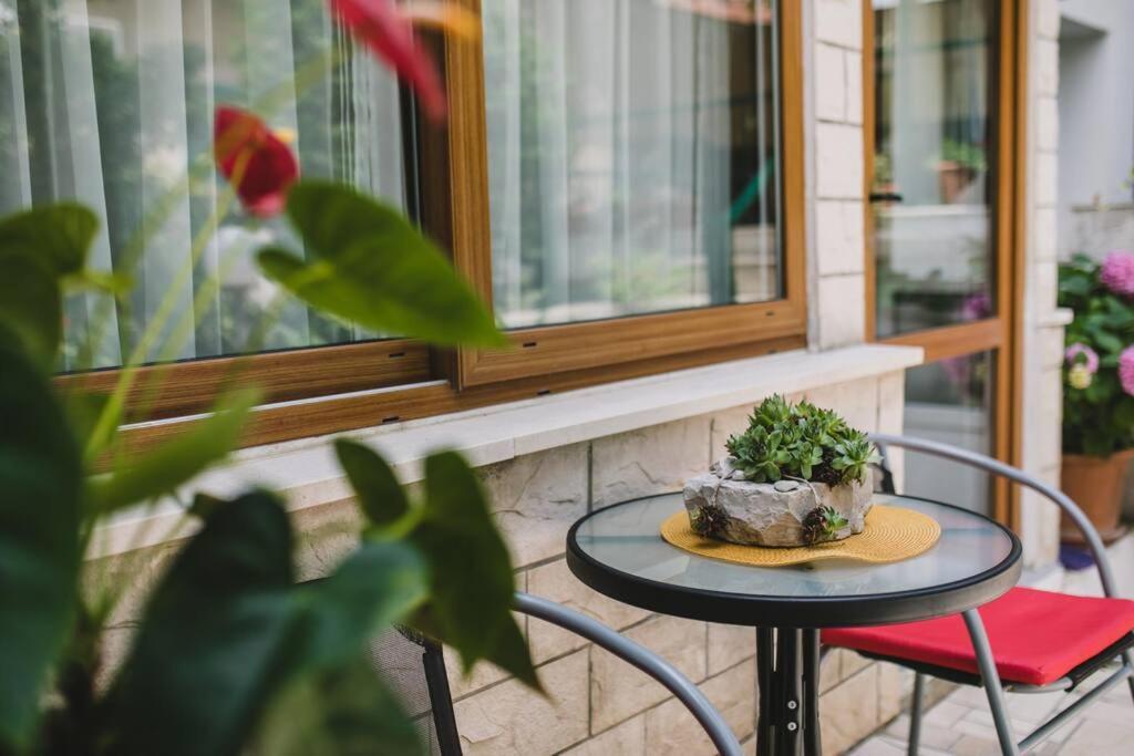 Marjan Hill 3-Br Apt,5 Guests Private Garden Near Beach Split Ngoại thất bức ảnh