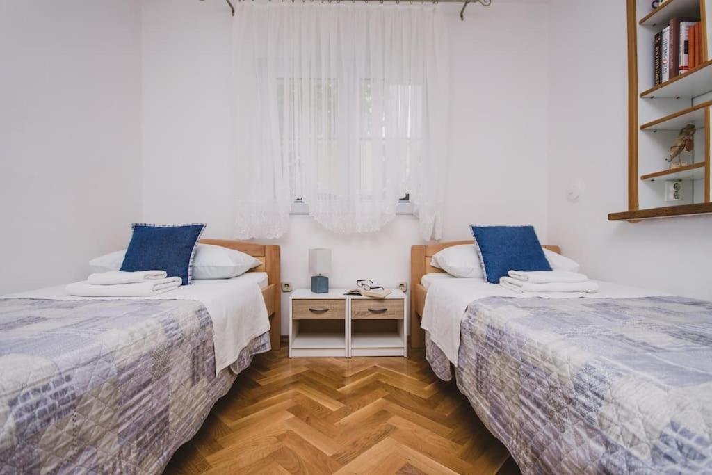 Marjan Hill 3-Br Apt,5 Guests Private Garden Near Beach Split Ngoại thất bức ảnh