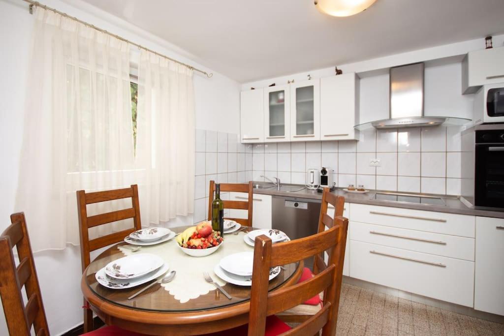 Marjan Hill 3-Br Apt,5 Guests Private Garden Near Beach Split Ngoại thất bức ảnh