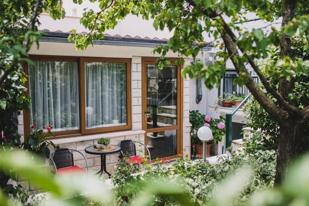 Marjan Hill 3-Br Apt,5 Guests Private Garden Near Beach Split Ngoại thất bức ảnh