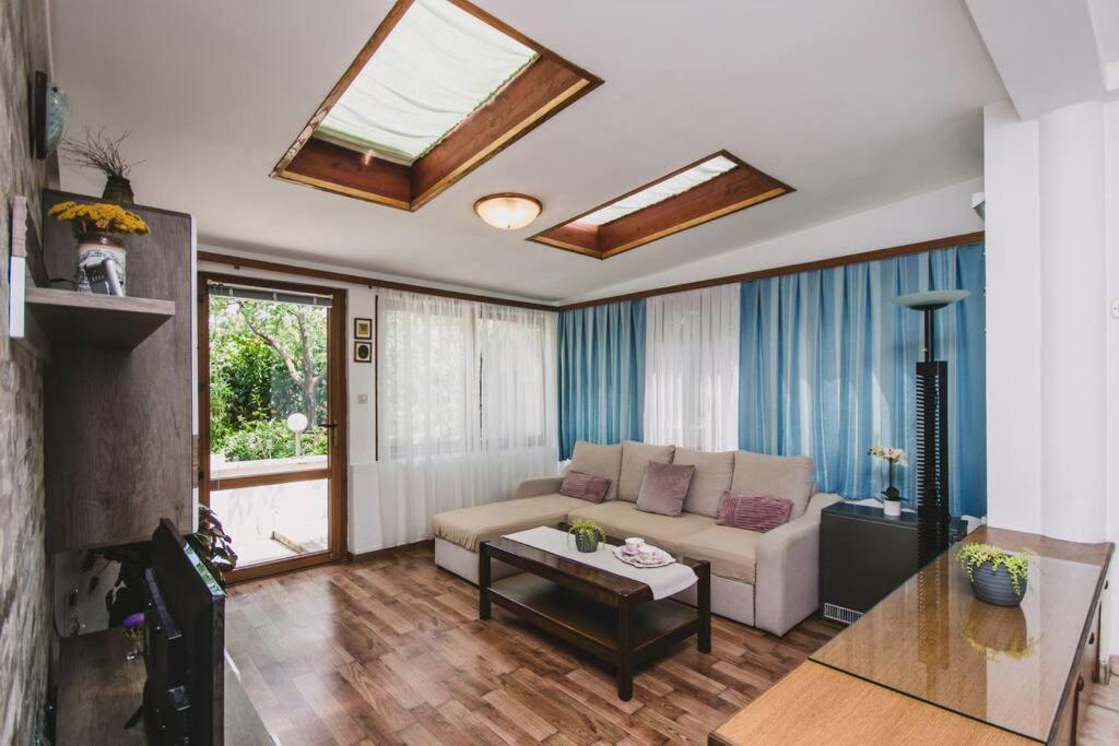 Marjan Hill 3-Br Apt,5 Guests Private Garden Near Beach Split Ngoại thất bức ảnh